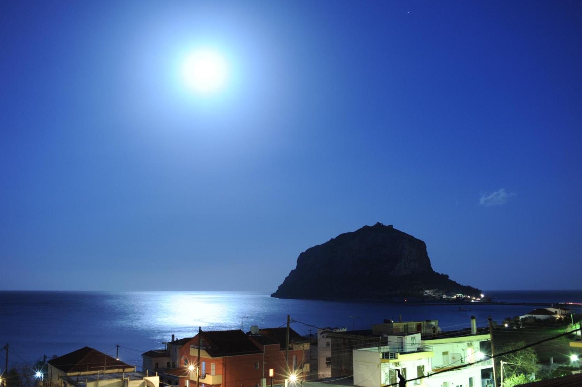Angela'S House Hotel Monemvasia Bagian luar foto